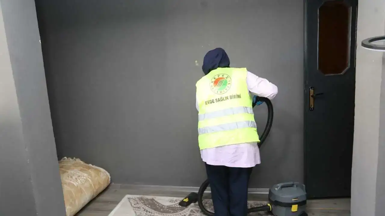 Kepez’de Yürek Isıtan Dokunuş: Fatma Teyzenin Sözleri Duygulandırdı 2